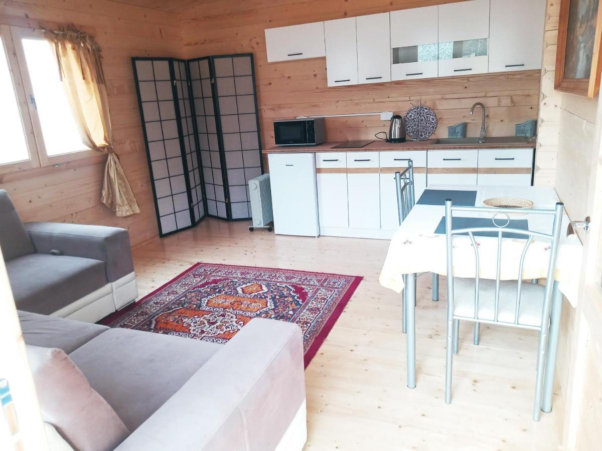 Domek Letniskowy Jolcia Ujazdowo Bagian luar foto